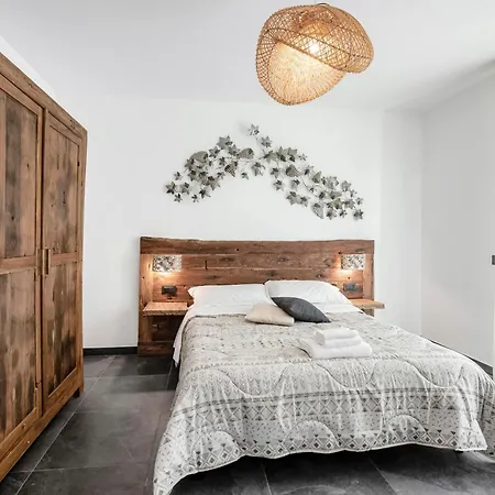 Apartment Lice - Sciacchetra